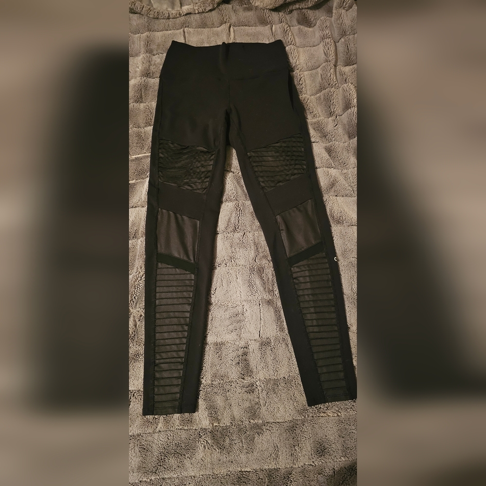 ALO Moto leggings, size M, Women's, in used condition